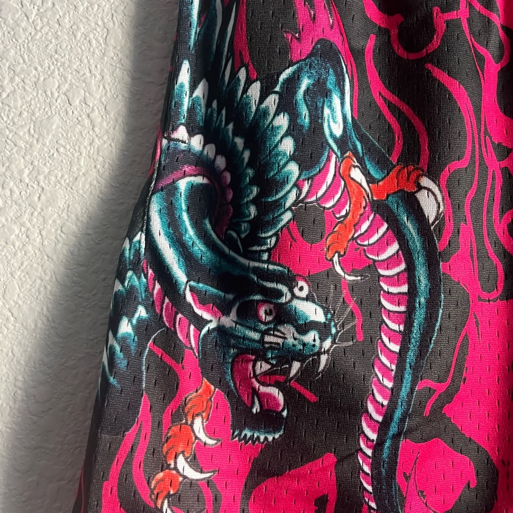 Ed hardy Pink Graphic Men's Shorts size small - Picture 3 of 6